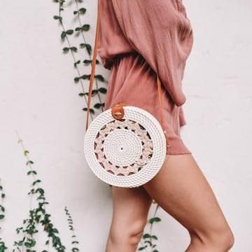 Mairo Lifestyle Rattan Cane Straw Wicker Handmade Boho Summer Beach Round Sling White Bag (Light Brown Curls)