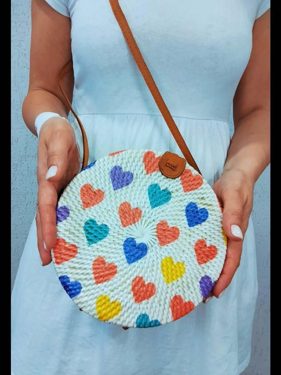 Mairo Lifestyle Rattan Cane Straw Wicker Handmade Boho Summer Beach Round Sling Bag (Love Heart)