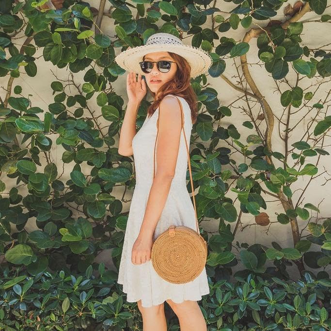 61wVyi-nnL.jpg Mairo Lifestyle Rattan Cane Straw Wicker Handmade Boho Summer Beach Round Sling Bag (Light Brown Plain)